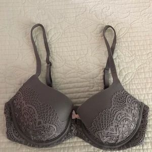 VS Bra - no push up pads